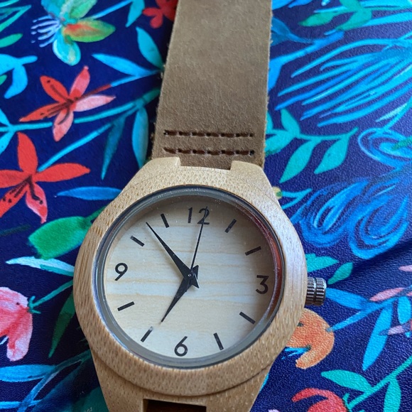 Bamboo watch - Picture 2 of 4